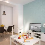 Singularstays Mar44 *