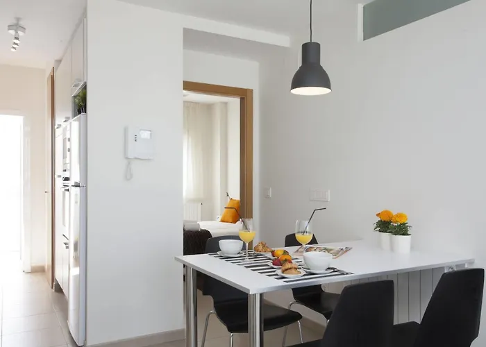 Singularstays Mar44 *