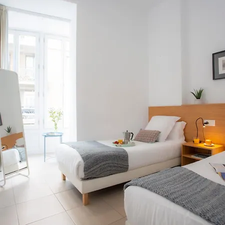 Singularstays Mar44 דירה